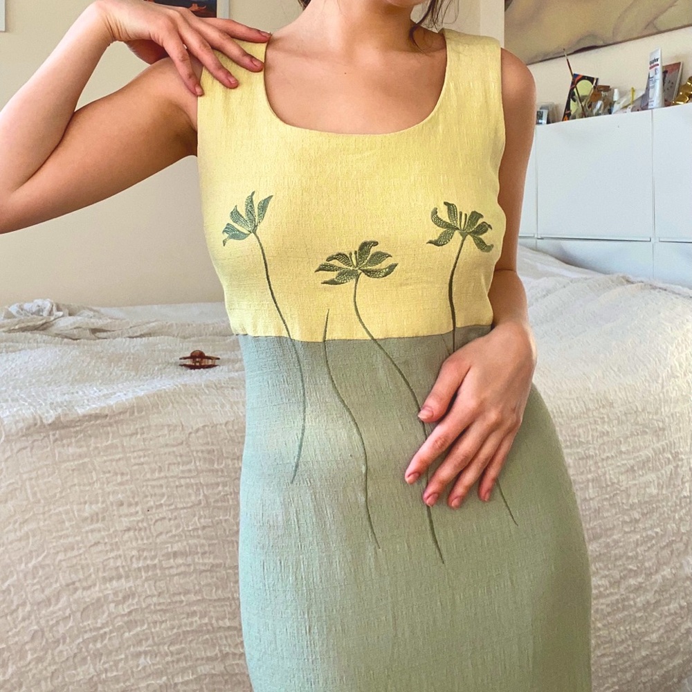 SOLD✌🏼Vintage 90s Cream & Sage Floral Maxi Dress